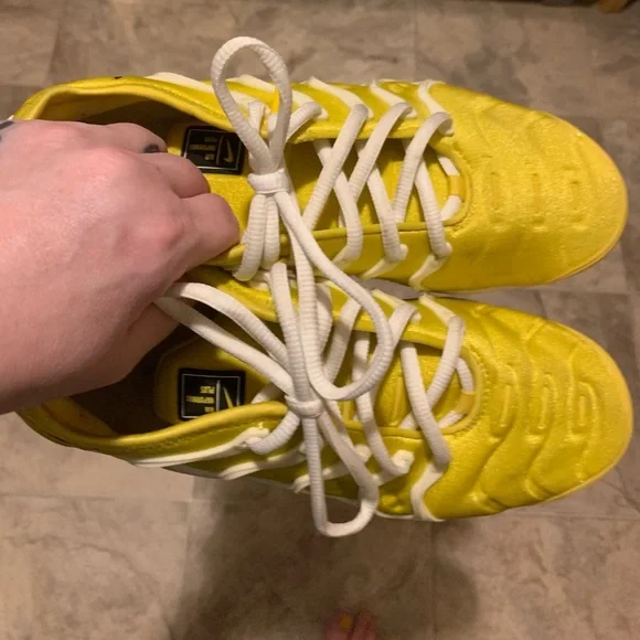 Nike Yellow and White Women's Sneakers - Picture 12 of 14